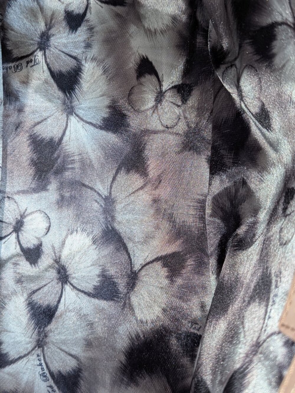 Ted Baker patent leather large bag. EUC! - Picture 3 of 15